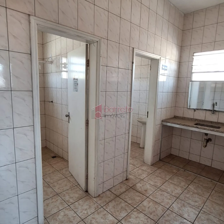 SALA COMERCIAL EM PISO SUPERIOR PARA LOCAÇÃO NA COLÔNIA – JUNDIAÍ/SP