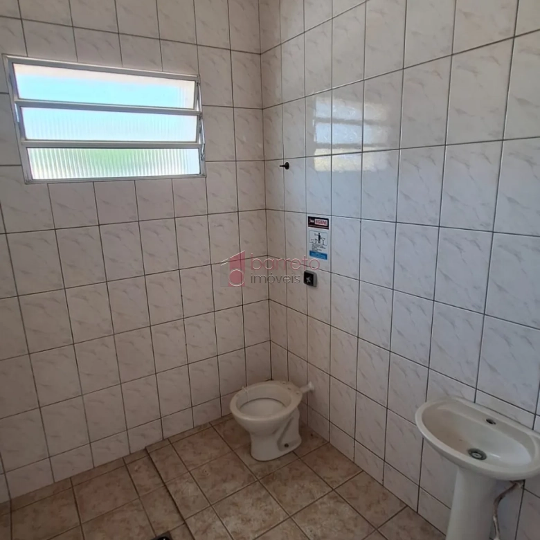 SALA COMERCIAL EM PISO SUPERIOR PARA LOCAÇÃO NA COLÔNIA – JUNDIAÍ/SP