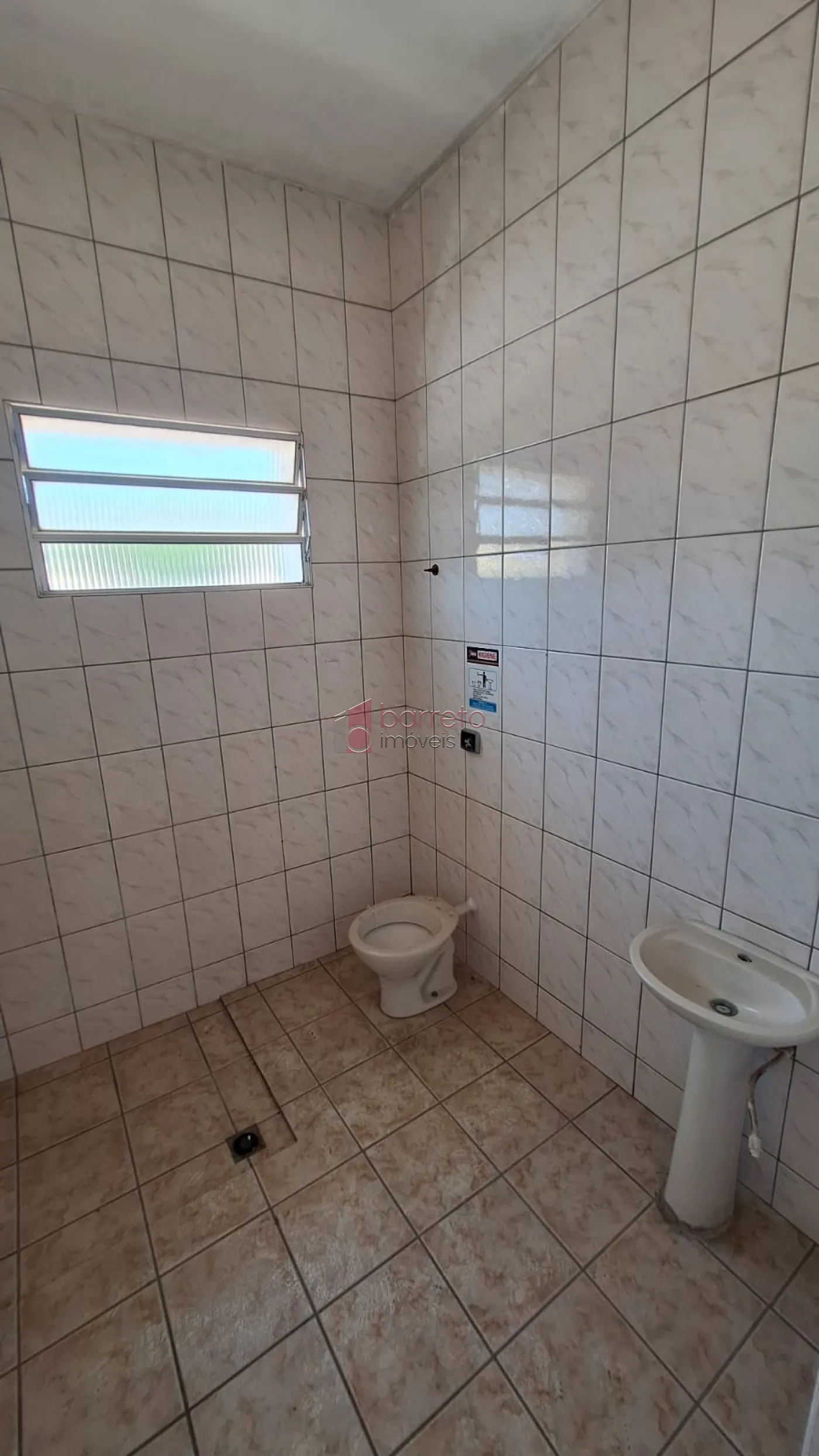 SALA COMERCIAL EM PISO SUPERIOR PARA LOCAÇÃO NA COLÔNIA – JUNDIAÍ/SP