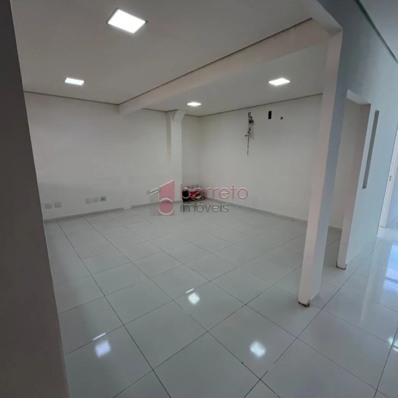 SALA COMERCIAL PARA LOCAÇÃO E VENDA NO PARQUE RESIDENCIAL ELOY CHAVES – JUNDIAÍ/SP