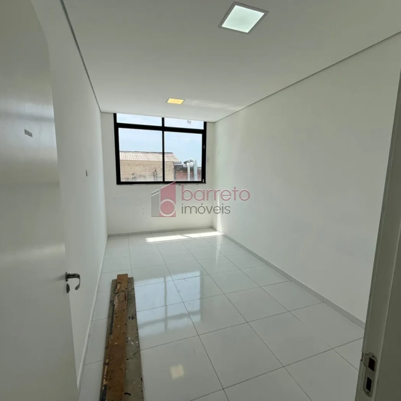 SALA COMERCIAL PARA LOCAÇÃO E VENDA NO PARQUE RESIDENCIAL ELOY CHAVES – JUNDIAÍ/SP