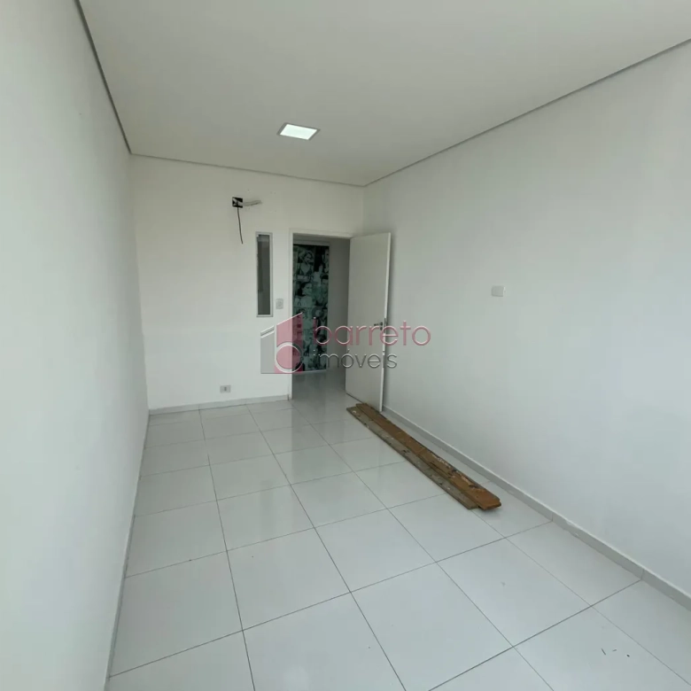 SALA COMERCIAL PARA LOCAÇÃO E VENDA NO PARQUE RESIDENCIAL ELOY CHAVES – JUNDIAÍ/SP