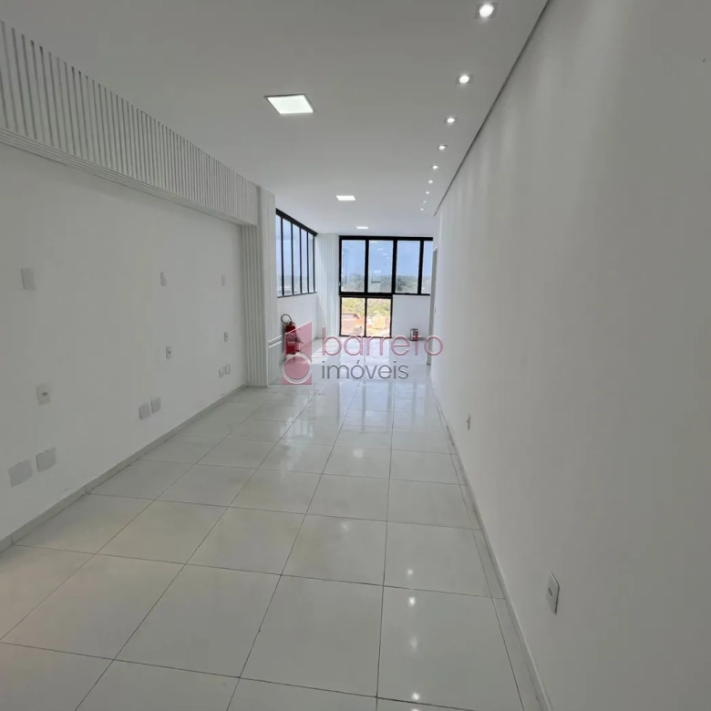 SALA COMERCIAL PARA LOCAÇÃO E VENDA NO PARQUE RESIDENCIAL ELOY CHAVES – JUNDIAÍ/SP