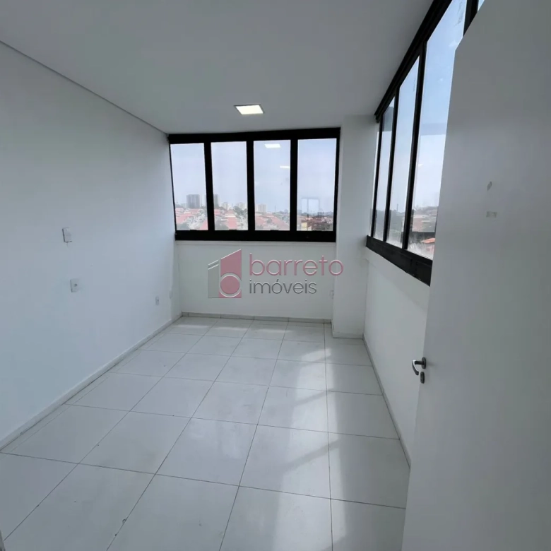 SALA COMERCIAL PARA LOCAÇÃO E VENDA NO PARQUE RESIDENCIAL ELOY CHAVES – JUNDIAÍ/SP