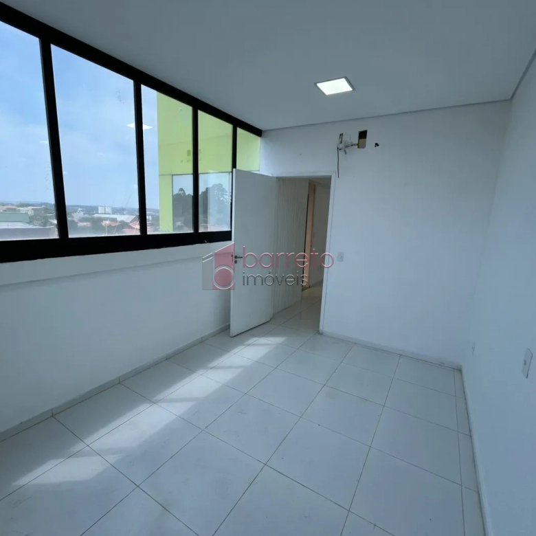 SALA COMERCIAL PARA LOCAÇÃO E VENDA NO PARQUE RESIDENCIAL ELOY CHAVES – JUNDIAÍ/SP