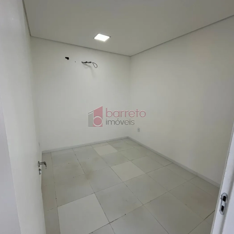 SALA COMERCIAL PARA LOCAÇÃO E VENDA NO PARQUE RESIDENCIAL ELOY CHAVES – JUNDIAÍ/SP