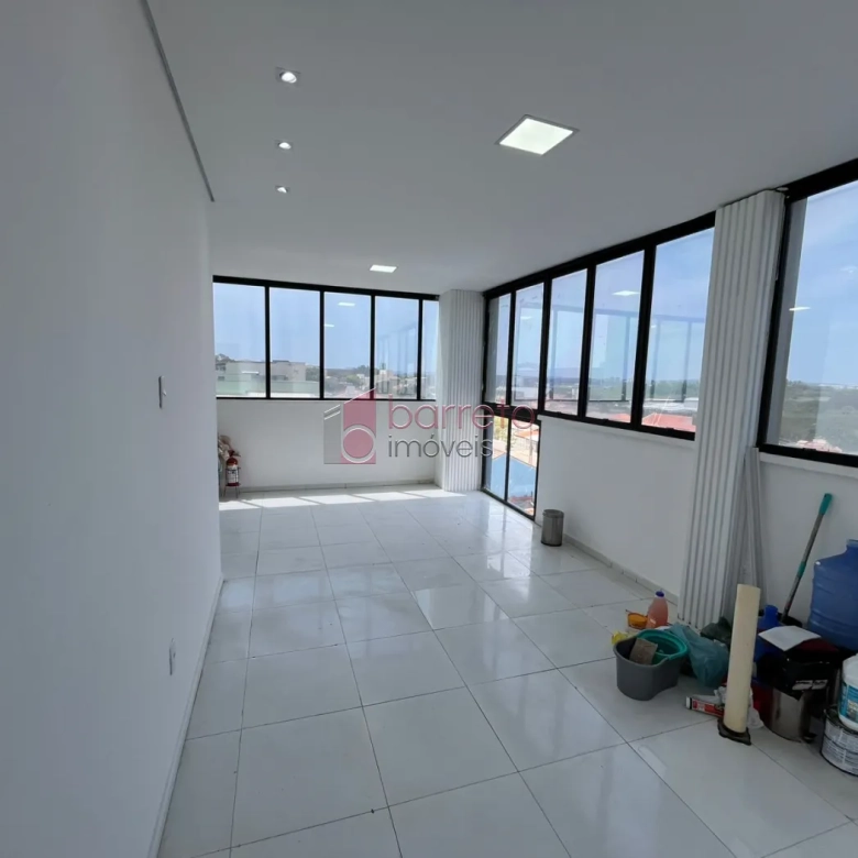 SALA COMERCIAL PARA LOCAÇÃO E VENDA NO PARQUE RESIDENCIAL ELOY CHAVES – JUNDIAÍ/SP