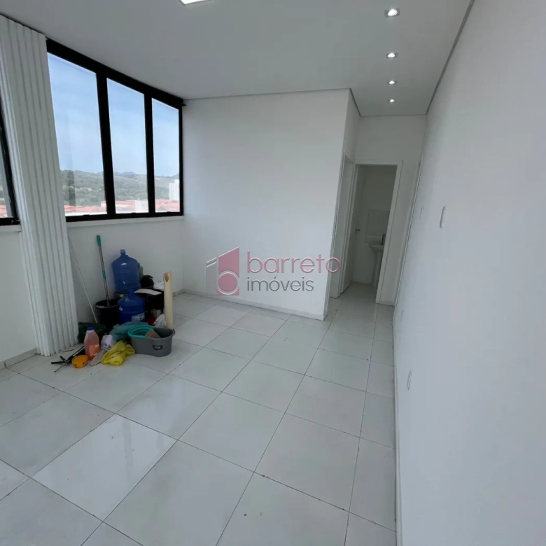 SALA COMERCIAL PARA LOCAÇÃO E VENDA NO PARQUE RESIDENCIAL ELOY CHAVES – JUNDIAÍ/SP