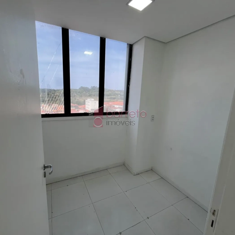 SALA COMERCIAL PARA LOCAÇÃO E VENDA NO PARQUE RESIDENCIAL ELOY CHAVES – JUNDIAÍ/SP