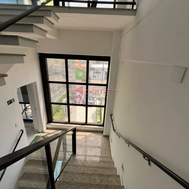 SALA COMERCIAL PARA LOCAÇÃO E VENDA NO PARQUE RESIDENCIAL ELOY CHAVES – JUNDIAÍ/SP