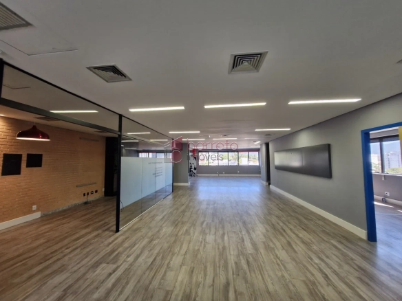 SALA COMERCIAL À  VENDA NO EDIFÍCIO PARQUE DA UVA NO ANHANGABAÚ – JUNDIAÍ/SP