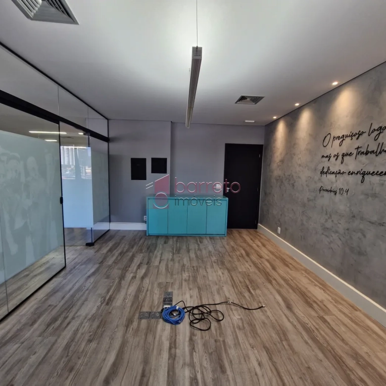 SALA COMERCIAL À  VENDA NO EDIFÍCIO PARQUE DA UVA NO ANHANGABAÚ – JUNDIAÍ/SP