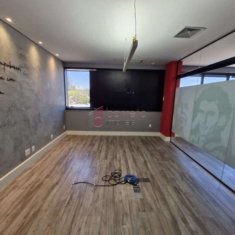 SALA COMERCIAL À  VENDA NO EDIFÍCIO PARQUE DA UVA NO ANHANGABAÚ – JUNDIAÍ/SP