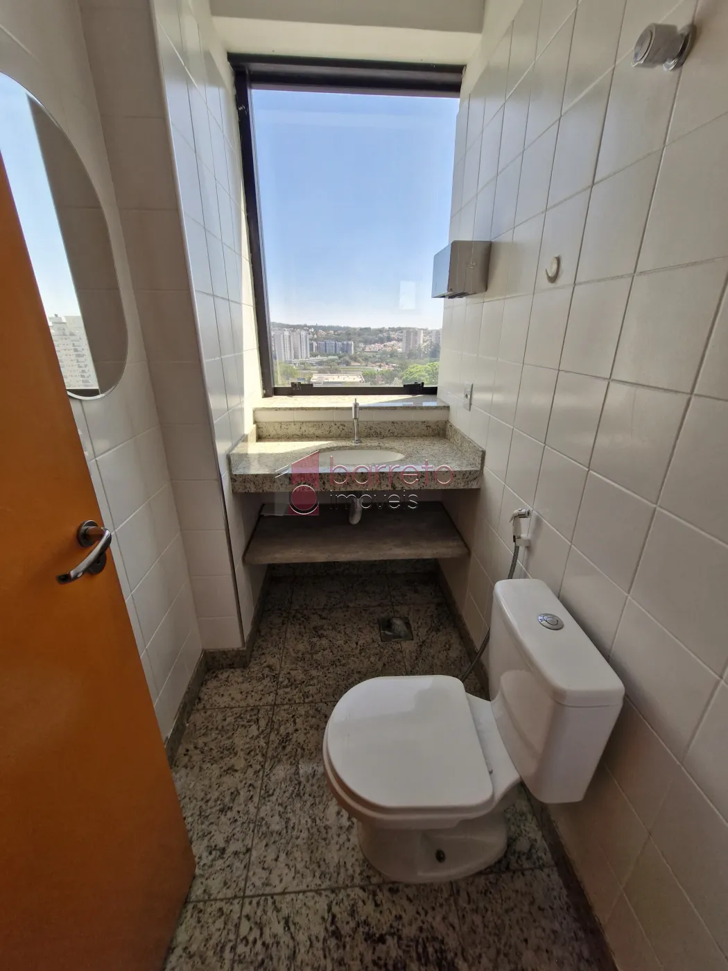 SALA COMERCIAL À  VENDA NO EDIFÍCIO PARQUE DA UVA NO ANHANGABAÚ – JUNDIAÍ/SP