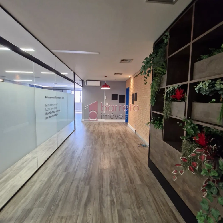 SALA COMERCIAL À  VENDA NO EDIFÍCIO PARQUE DA UVA NO ANHANGABAÚ – JUNDIAÍ/SP