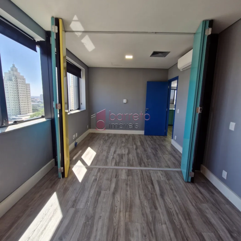 SALA COMERCIAL À  VENDA NO EDIFÍCIO PARQUE DA UVA NO ANHANGABAÚ – JUNDIAÍ/SP