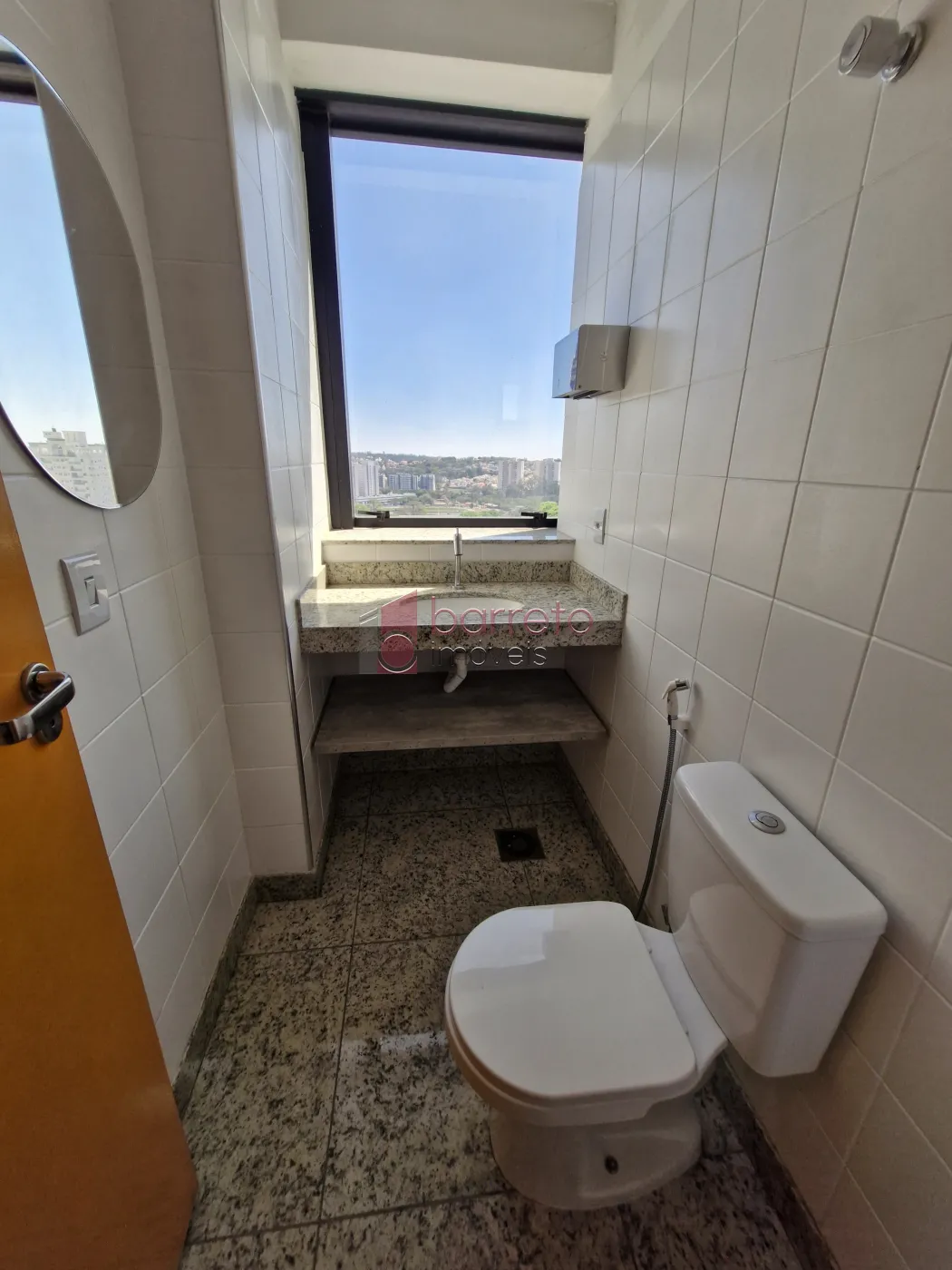 SALA COMERCIAL À  VENDA NO EDIFÍCIO PARQUE DA UVA NO ANHANGABAÚ – JUNDIAÍ/SP