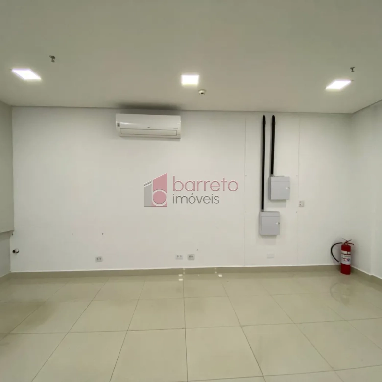 SALA COMERCIAL PARA VENDA E LOCAÇÃO NO CONDOMÍNIO GOLDEN OFFICE – JUNDIAÍ/SP