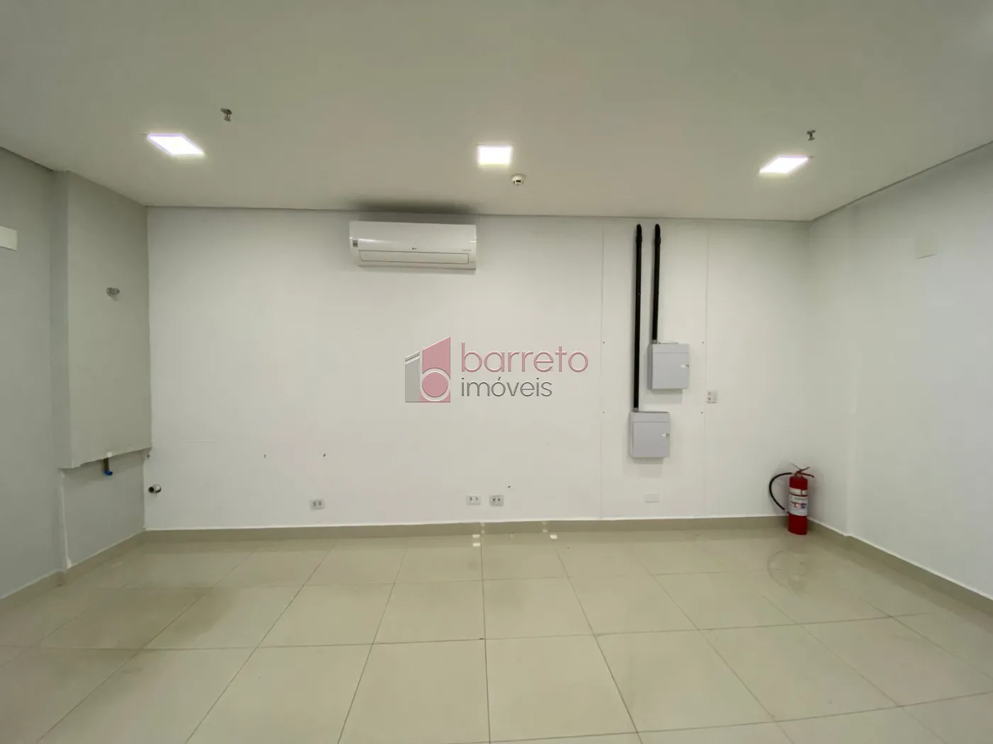 SALA COMERCIAL PARA VENDA E LOCAÇÃO NO CONDOMÍNIO GOLDEN OFFICE – JUNDIAÍ/SP