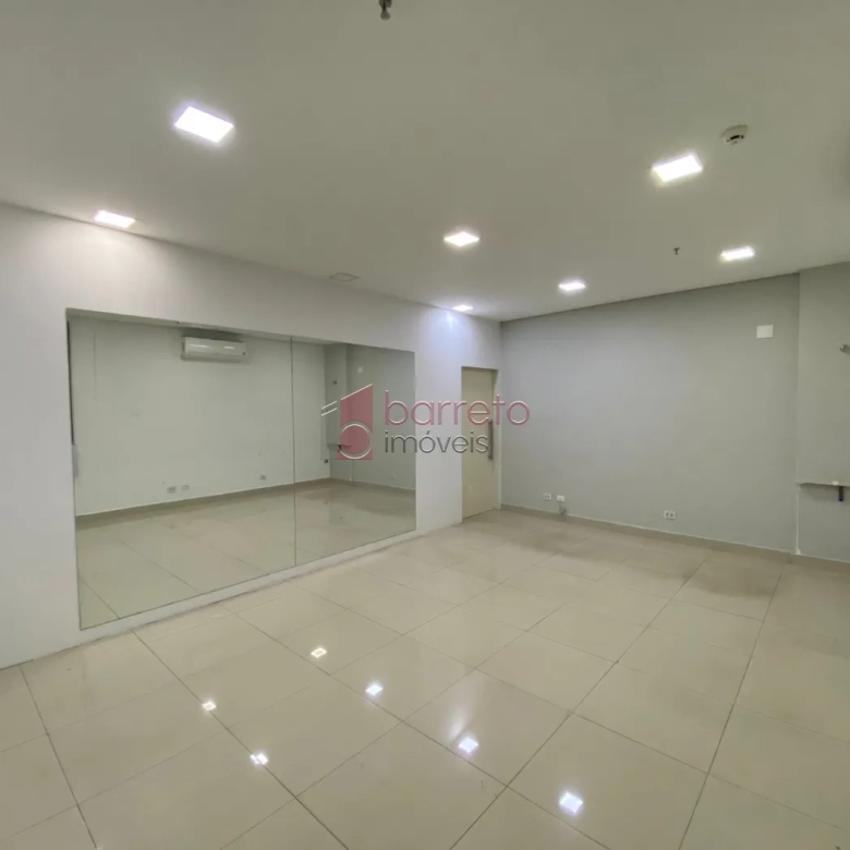 SALA COMERCIAL PARA VENDA E LOCAÇÃO NO CONDOMÍNIO GOLDEN OFFICE – JUNDIAÍ/SP