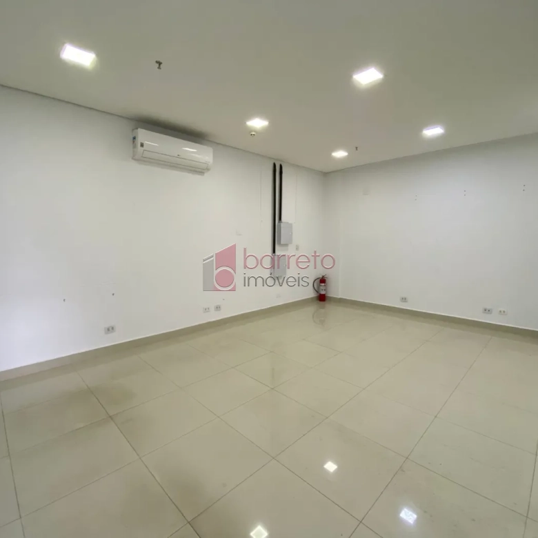 SALA COMERCIAL PARA VENDA E LOCAÇÃO NO CONDOMÍNIO GOLDEN OFFICE – JUNDIAÍ/SP