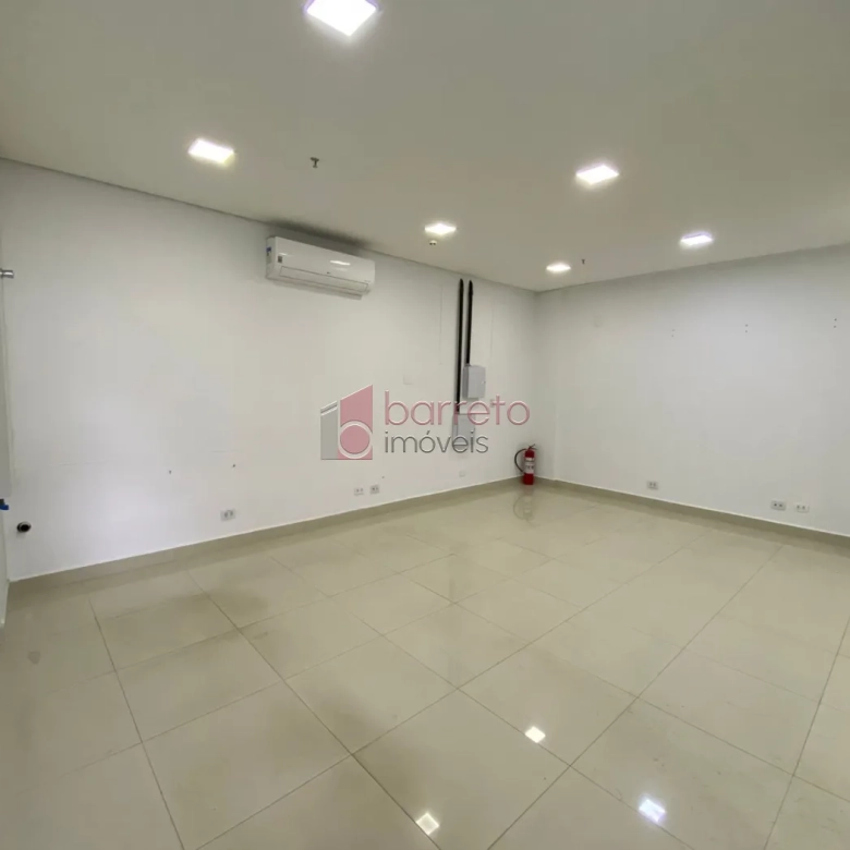 SALA COMERCIAL PARA VENDA E LOCAÇÃO NO CONDOMÍNIO GOLDEN OFFICE – JUNDIAÍ/SP