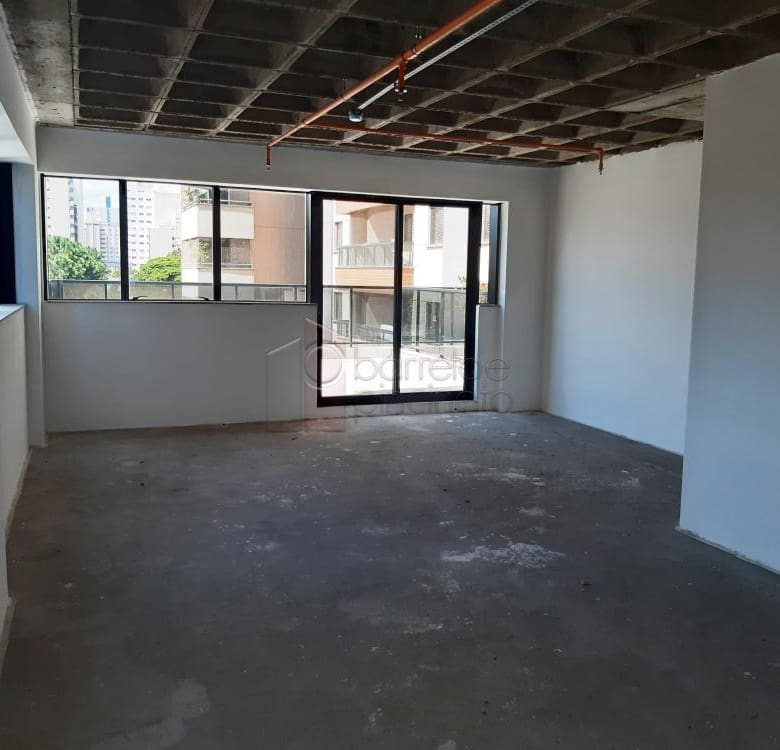 SALA COMERCIAL PARA VENDA NO EDIFÍCIO UFFIZI – JUNDIAÍ/SP