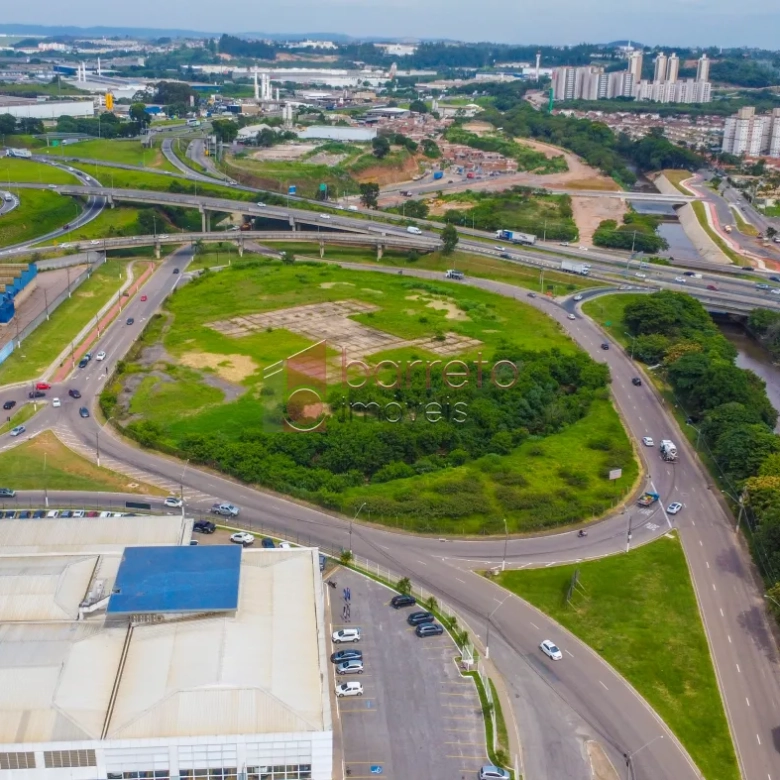 ÁREA COMERCIAL À VENDA EM JUNDIAÍ/SP