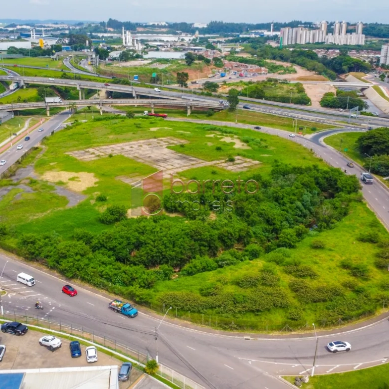 ÁREA COMERCIAL À VENDA EM JUNDIAÍ/SP