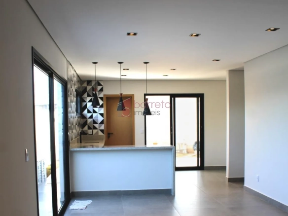 CASA À VENDA NO CONDOMÍNIO PORTAL DO BOSQUE – LOUVEIRA/SP