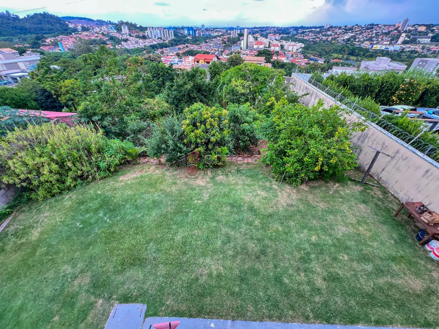 SOBRADO COMERCIAL E RESIDENCIAL PARA VENDA NO JARDIM MONTE VERDE – VALINHOS/SP