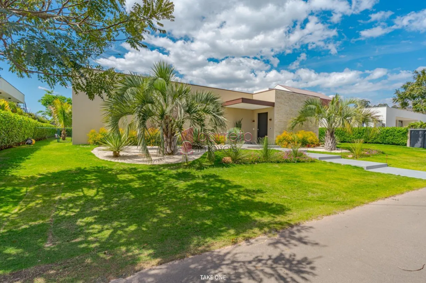 CASA TÉRREA À VENDA NO CONDOMÍNIO PORTAL JAPY GOLF CLUB EM CABREÚVA/SP