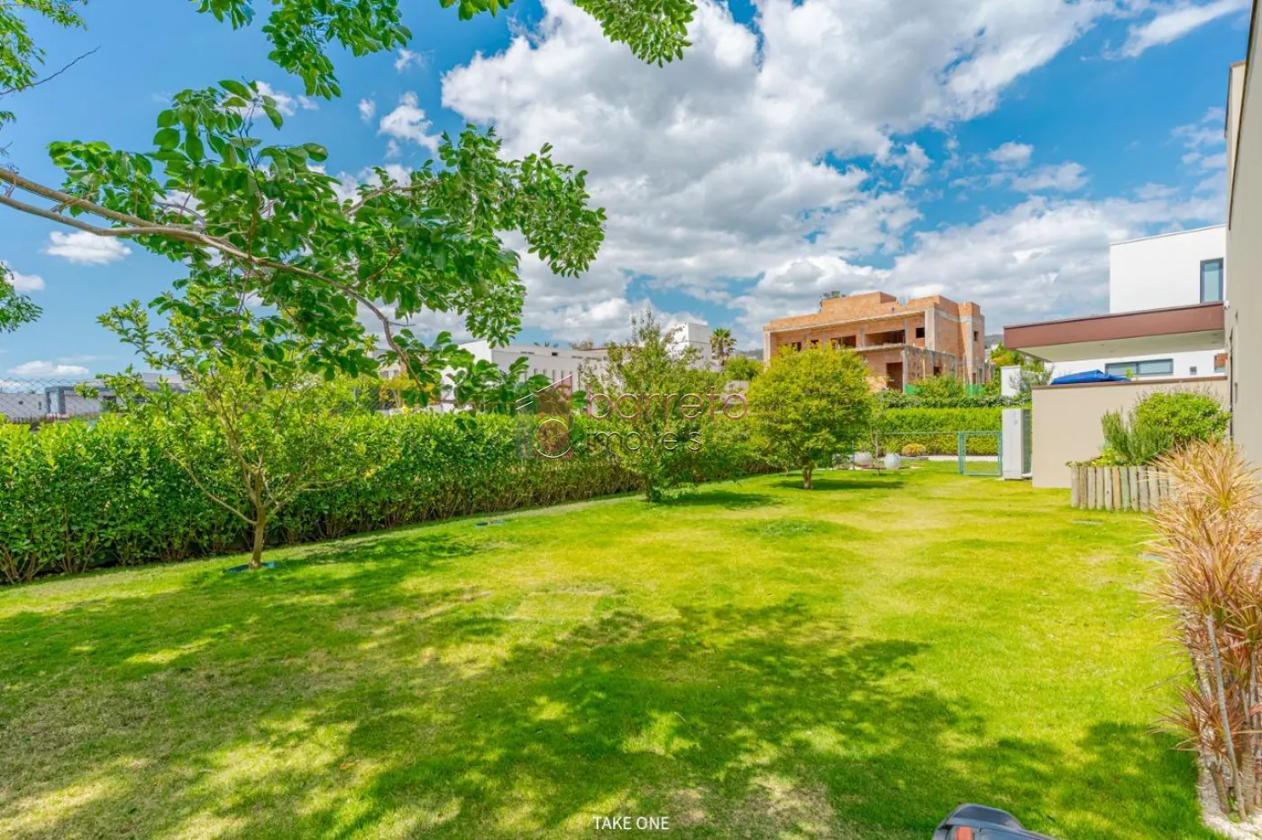 CASA TÉRREA À VENDA NO CONDOMÍNIO PORTAL JAPY GOLF CLUB EM CABREÚVA/SP