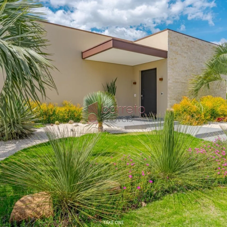 CASA TÉRREA À VENDA NO CONDOMÍNIO PORTAL JAPY GOLF CLUB EM CABREÚVA/SP