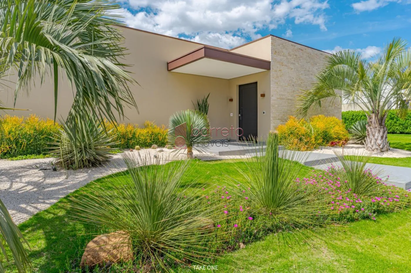 CASA TÉRREA À VENDA NO CONDOMÍNIO PORTAL JAPY GOLF CLUB EM CABREÚVA/SP