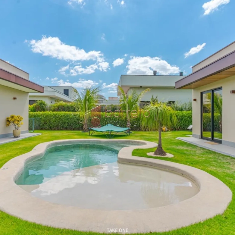 CASA TÉRREA À VENDA NO CONDOMÍNIO PORTAL JAPY GOLF CLUB EM CABREÚVA/SP
