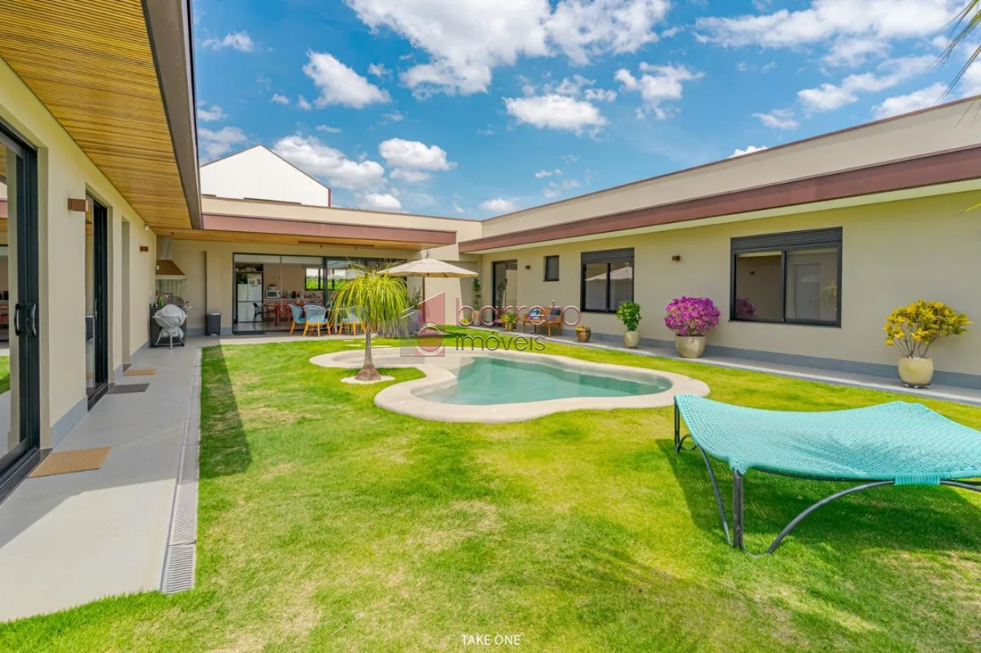 CASA TÉRREA À VENDA NO CONDOMÍNIO PORTAL JAPY GOLF CLUB EM CABREÚVA/SP
