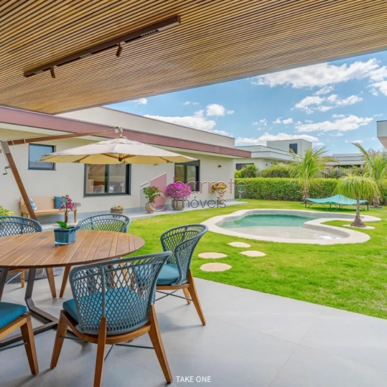 CASA TÉRREA À VENDA NO CONDOMÍNIO PORTAL JAPY GOLF CLUB EM CABREÚVA/SP