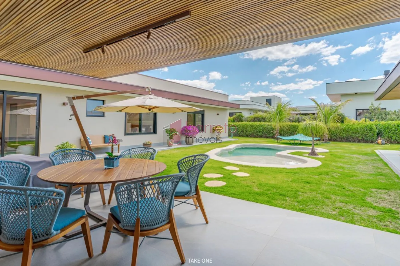 CASA TÉRREA À VENDA NO CONDOMÍNIO PORTAL JAPY GOLF CLUB EM CABREÚVA/SP