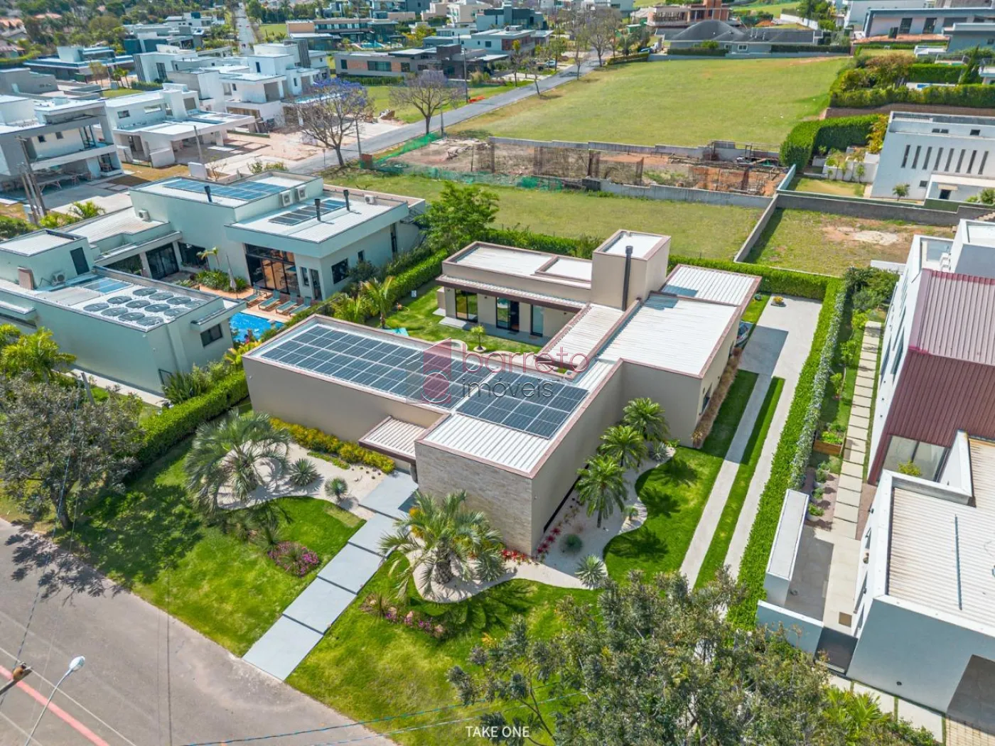 CASA TÉRREA À VENDA NO CONDOMÍNIO PORTAL JAPY GOLF CLUB EM CABREÚVA/SP