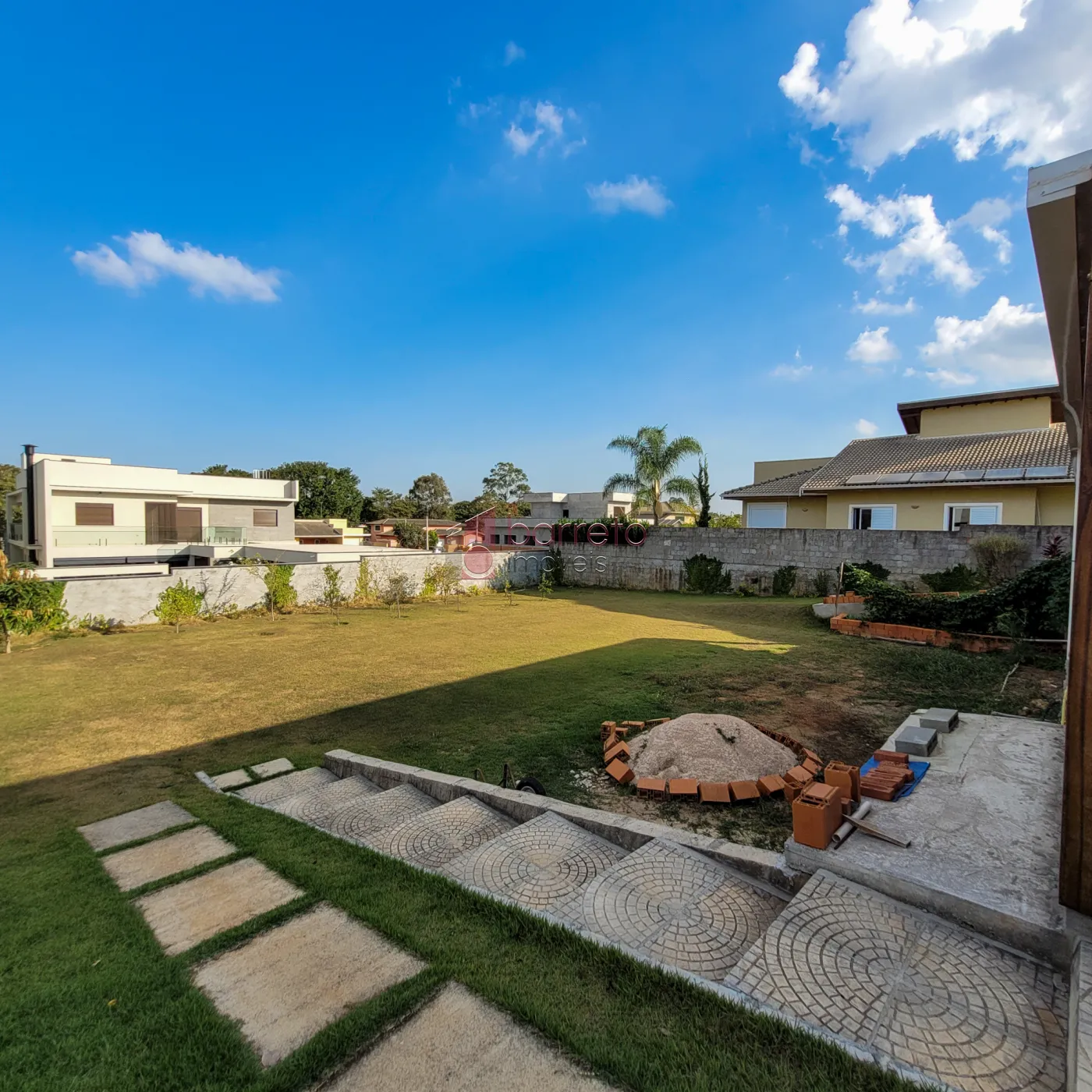 CASA PARA LOCAÇÃO OU VENDA NO CONDOMÍNIO HARAS PINDORAMA – CABREÚVA/SP
