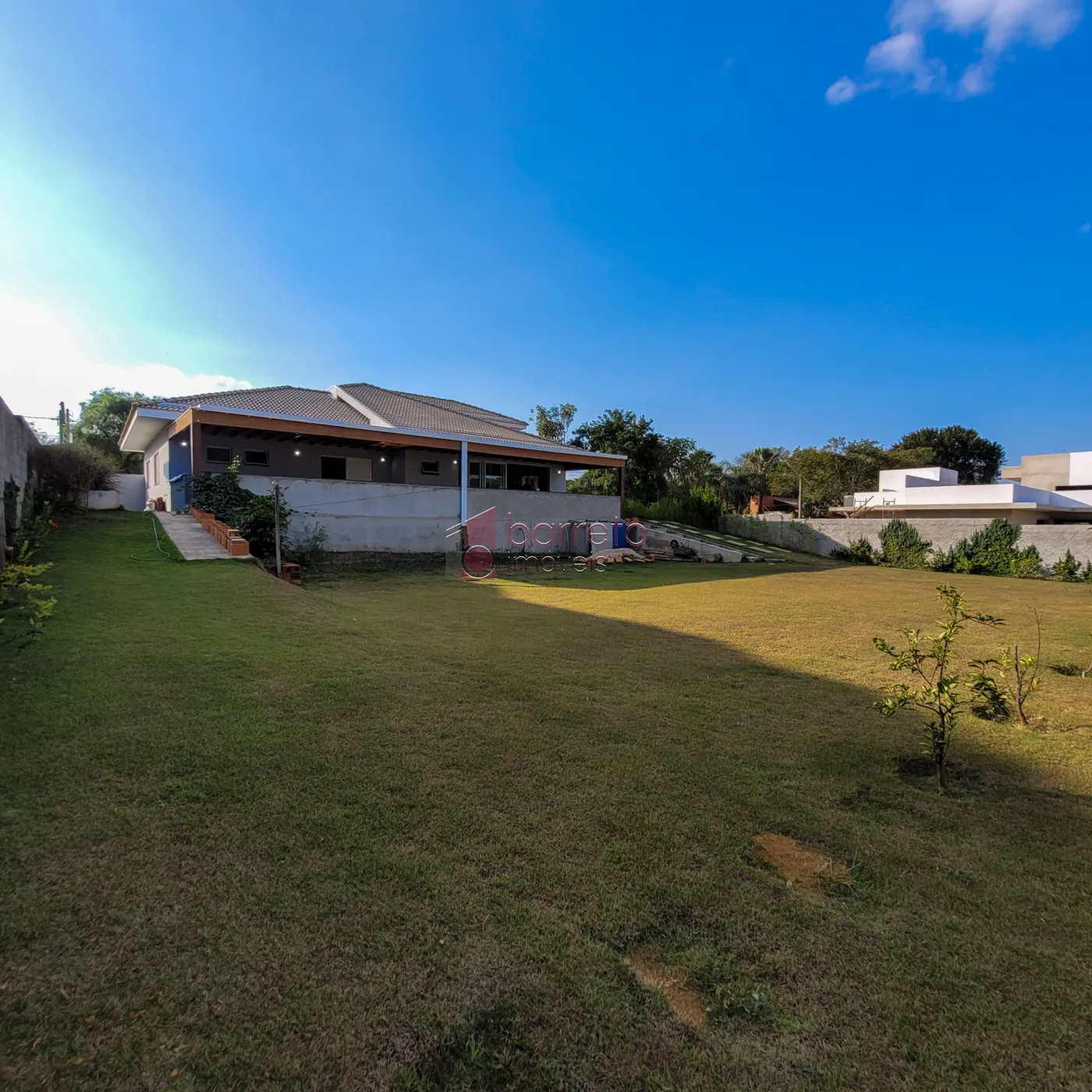 CASA PARA LOCAÇÃO OU VENDA NO CONDOMÍNIO HARAS PINDORAMA – CABREÚVA/SP