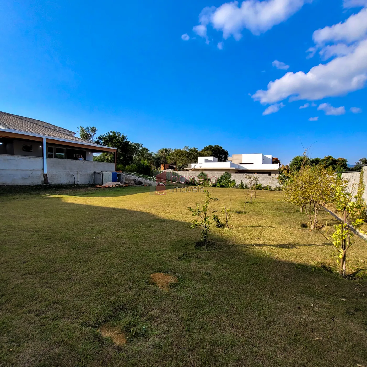 CASA PARA LOCAÇÃO OU VENDA NO CONDOMÍNIO HARAS PINDORAMA – CABREÚVA/SP