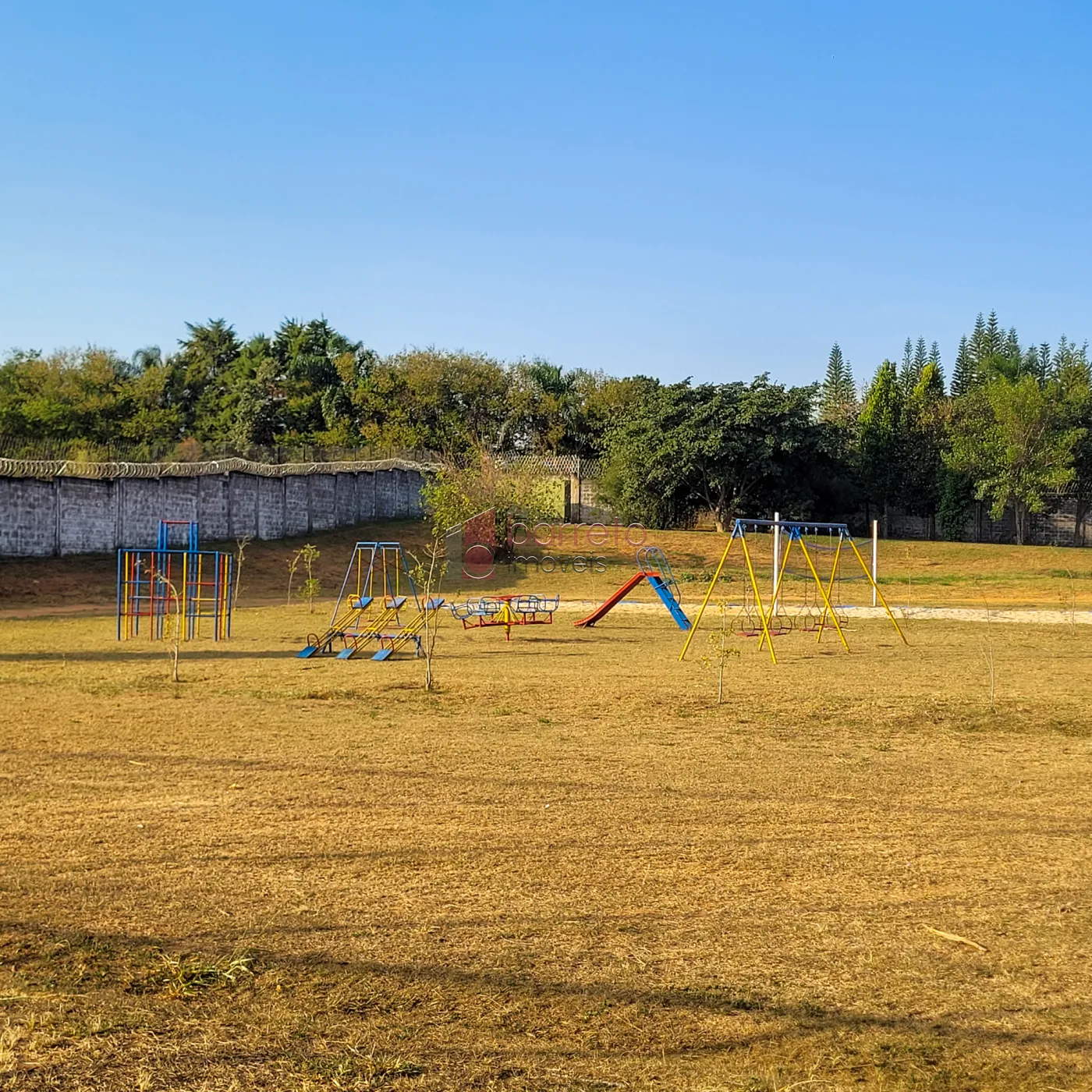 CASA PARA LOCAÇÃO OU VENDA NO CONDOMÍNIO HARAS PINDORAMA – CABREÚVA/SP