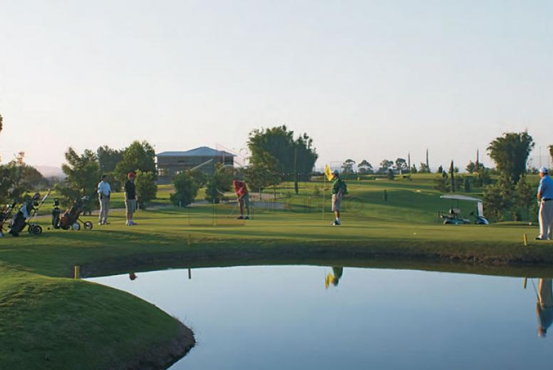 CASA TÉRREA À VENDA NO CONDOMÍNIO PORTAL JAPY GOLF CLUB EM CABREÚVA/SP