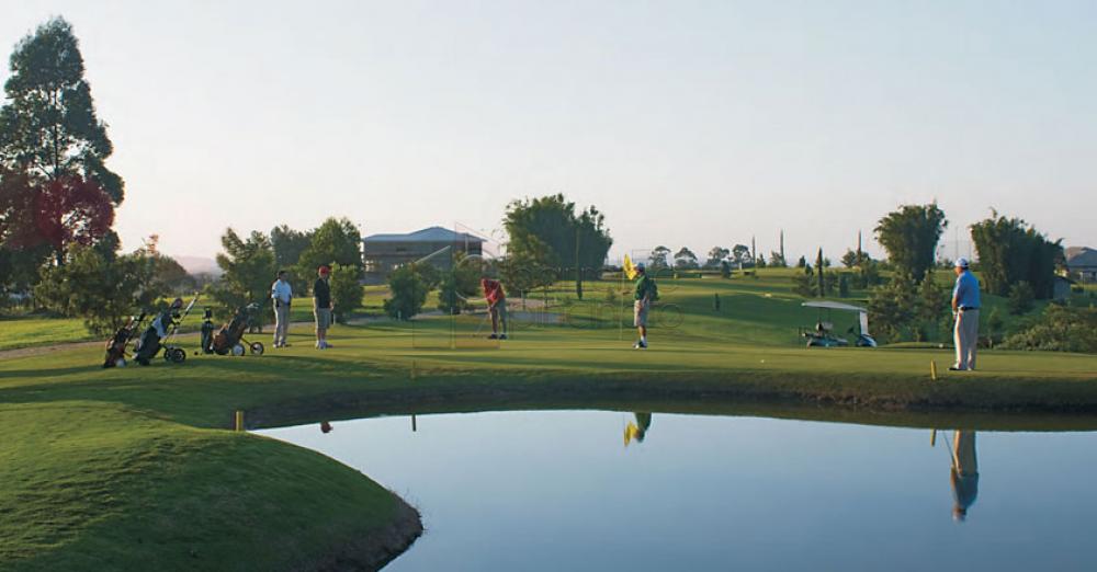 CASA TÉRREA À VENDA NO CONDOMÍNIO PORTAL JAPY GOLF CLUB EM CABREÚVA/SP