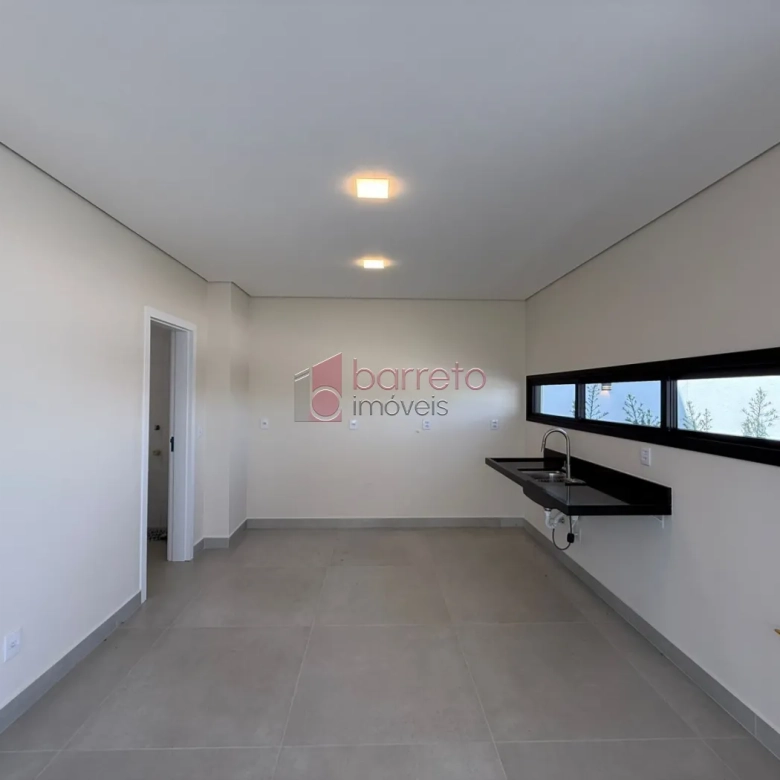 CASA SOBRADO COM 03 SUÍTES À VENDA NO CONDOMÍNIO VILLAGIO AZZURE – ITUPEVA/SP