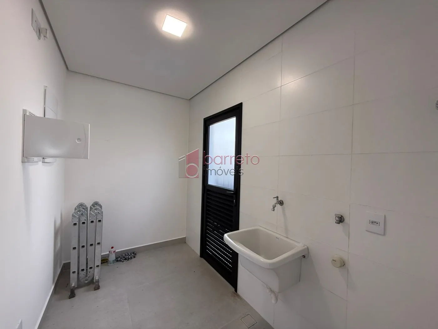 CASA SOBRADO COM 03 SUÍTES À VENDA NO CONDOMÍNIO VILLAGIO AZZURE – ITUPEVA/SP