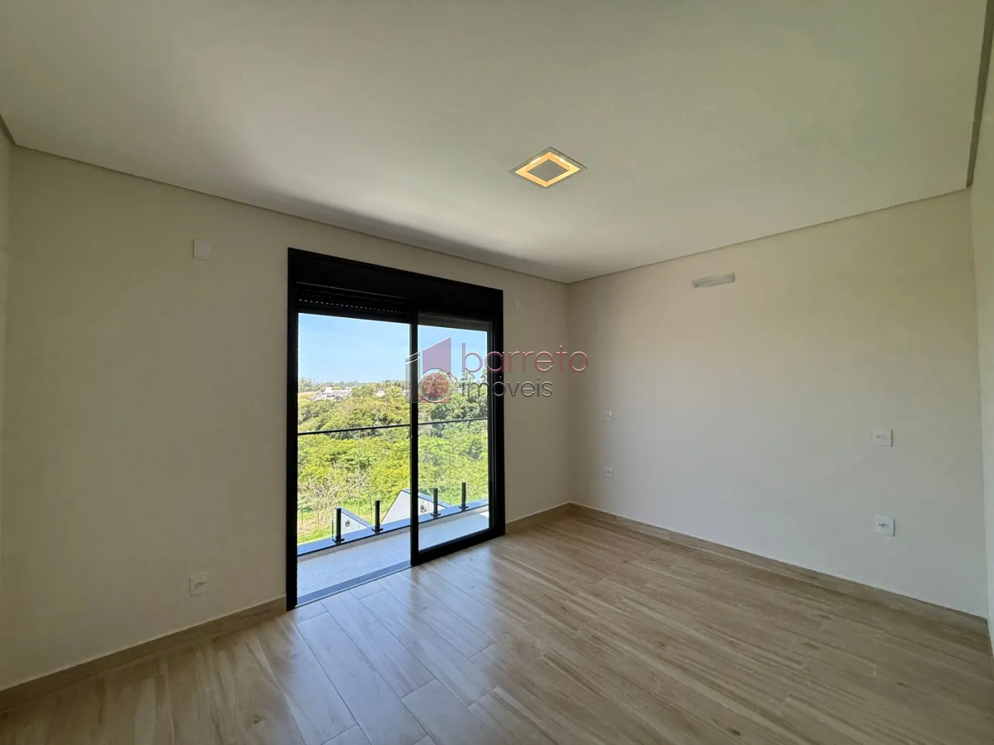 CASA SOBRADO COM 03 SUÍTES À VENDA NO CONDOMÍNIO VILLAGIO AZZURE – ITUPEVA/SP