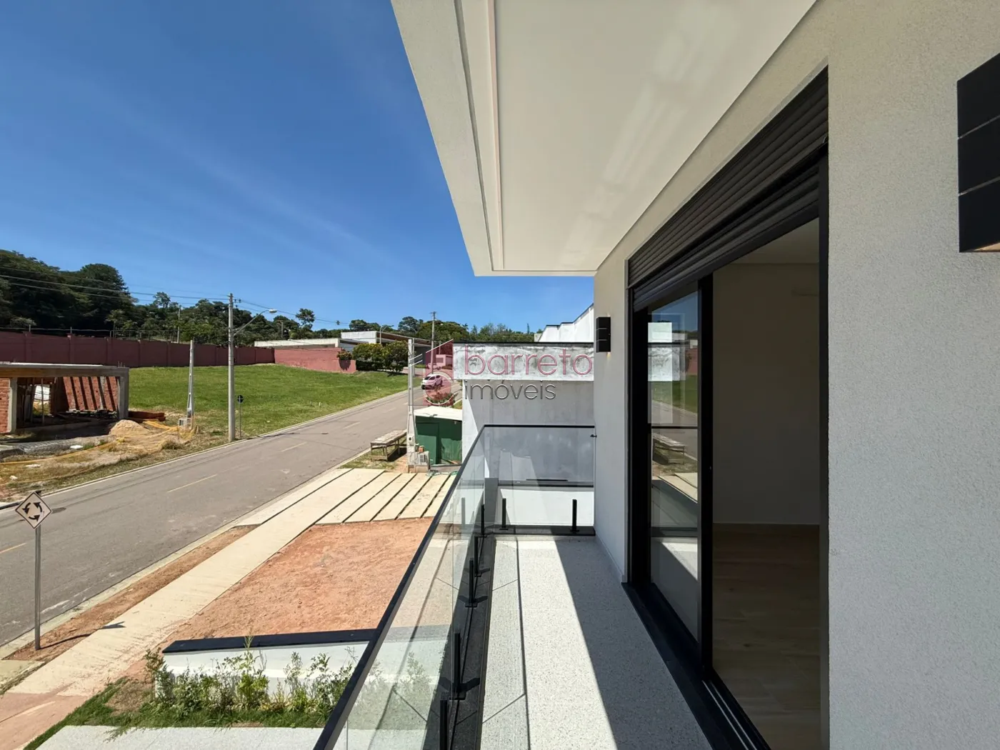 CASA SOBRADO COM 03 SUÍTES À VENDA NO CONDOMÍNIO VILLAGIO AZZURE – ITUPEVA/SP